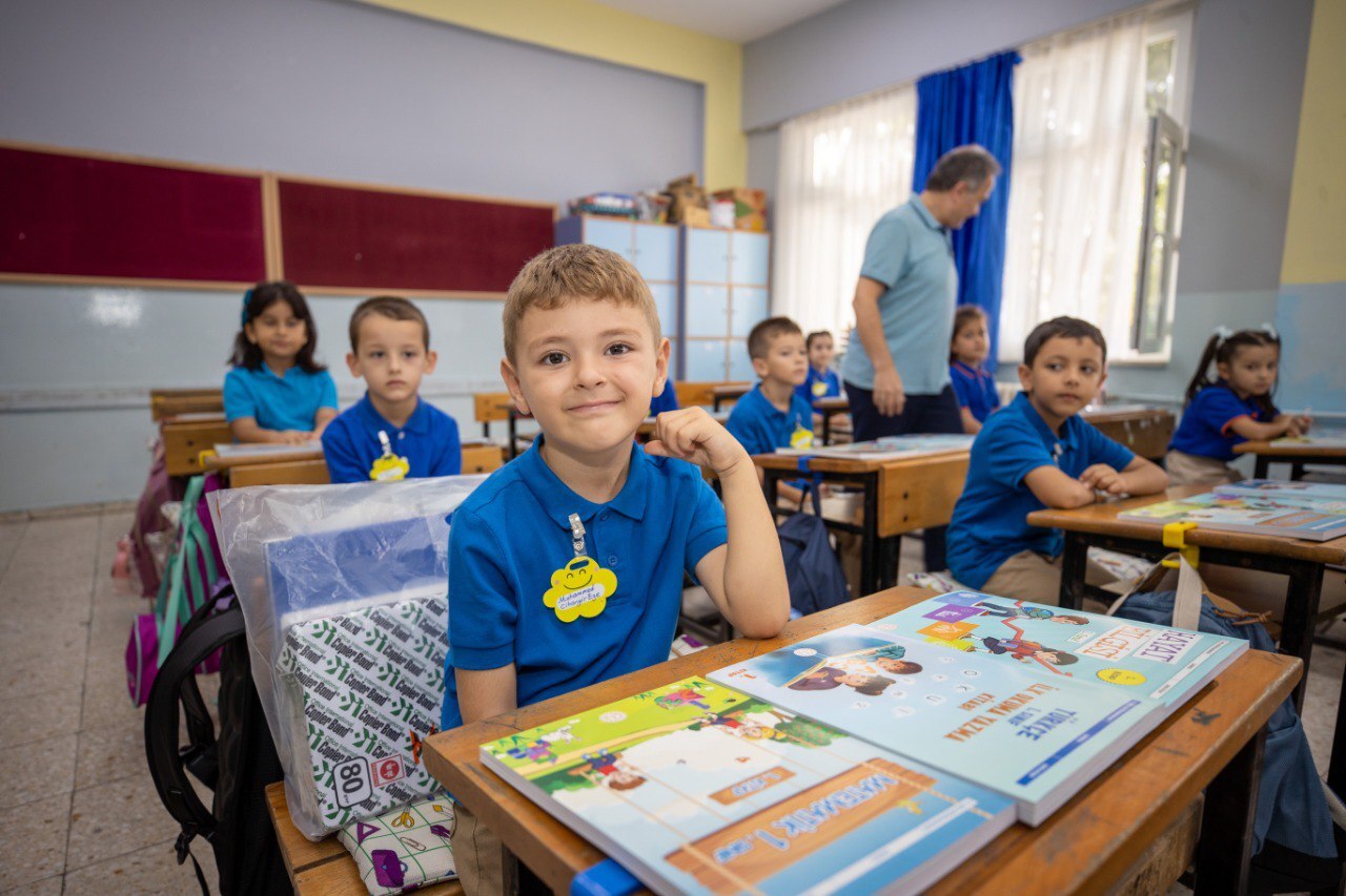 First bell rings as 2025-2026 academic year begins in Turkiye
